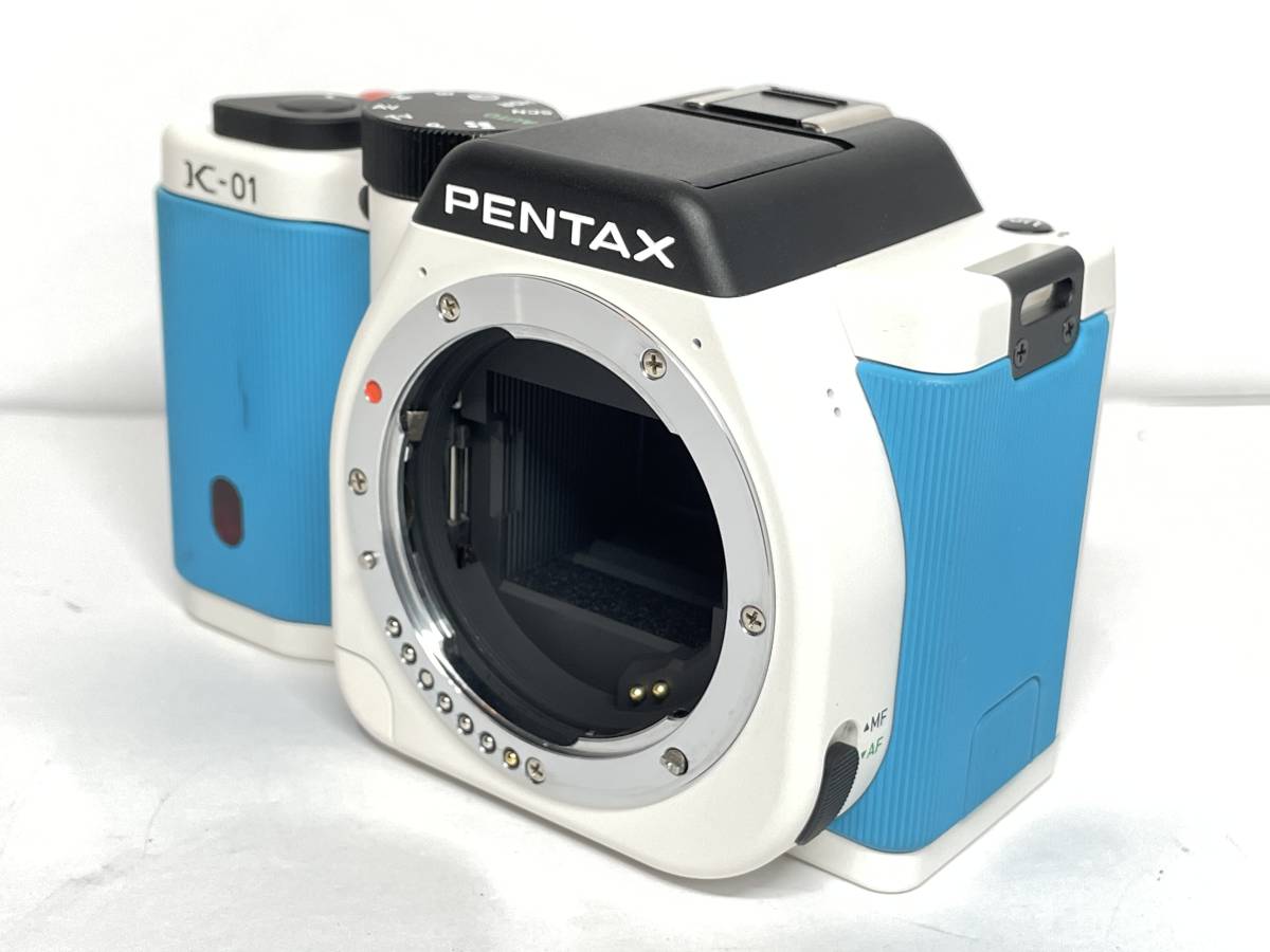 僅か1398ショット ペンタックス K-01 ボディ ホワイト×ブルー