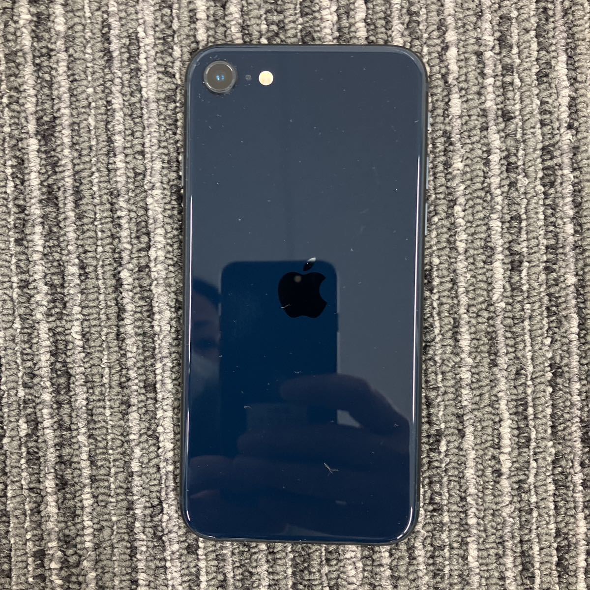 ☆う【新品 開封済み】SIMロック解除済み☆au☆iPhoneSE3 SIMフリー