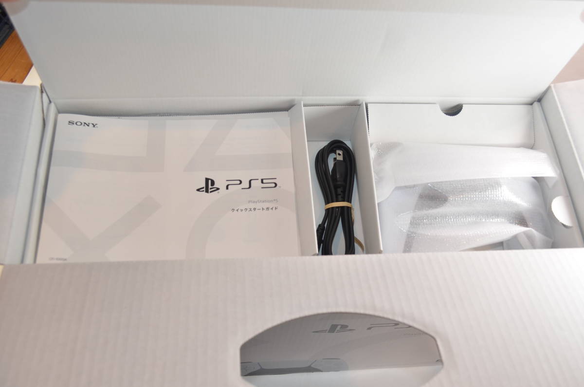 ☆新品未使用☆ps5 本体 ディスクドライブ搭載 CFI-1000A01 825gb