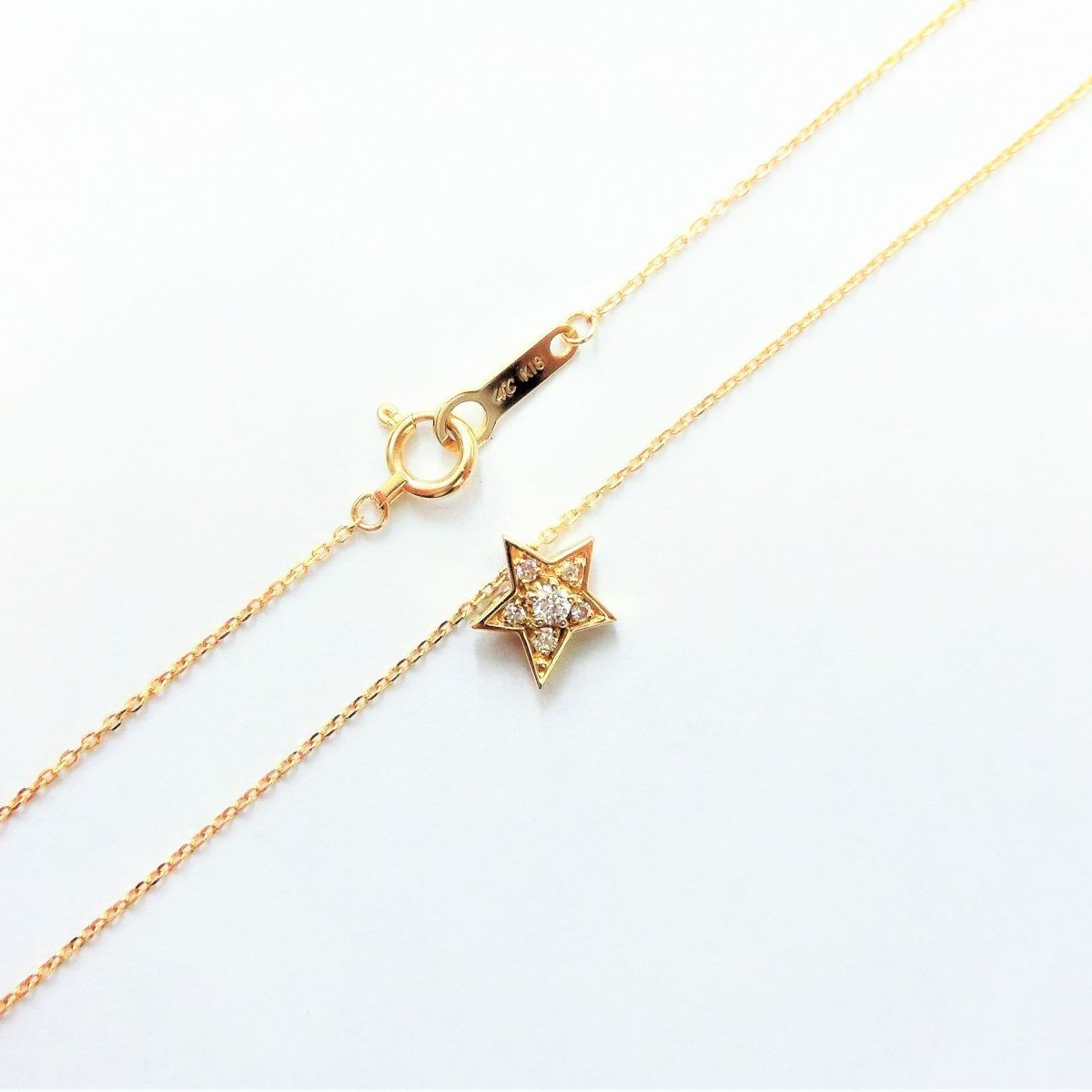 完璧わいふによる ペンダントネックレス ダイヤ 星 スターモチーフ 4℃/ヨンドシー K18 Bランク KA 1.9g 40cm ネックレス、ペンダント、チョーカー