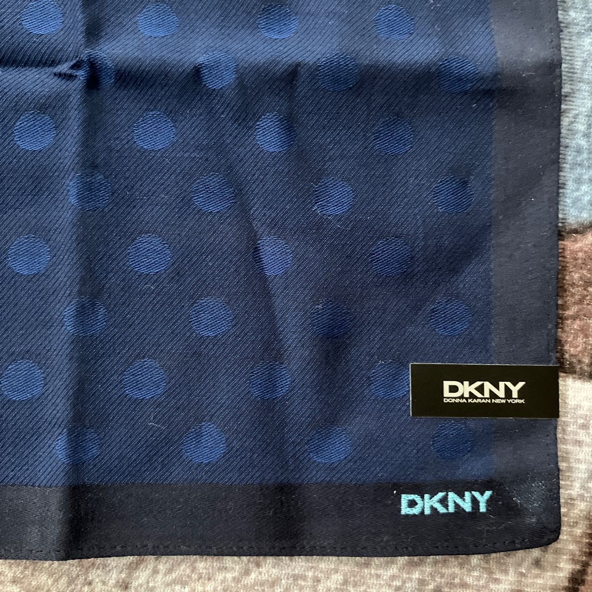 DKNY ハンカチ 新品 - バンダナ