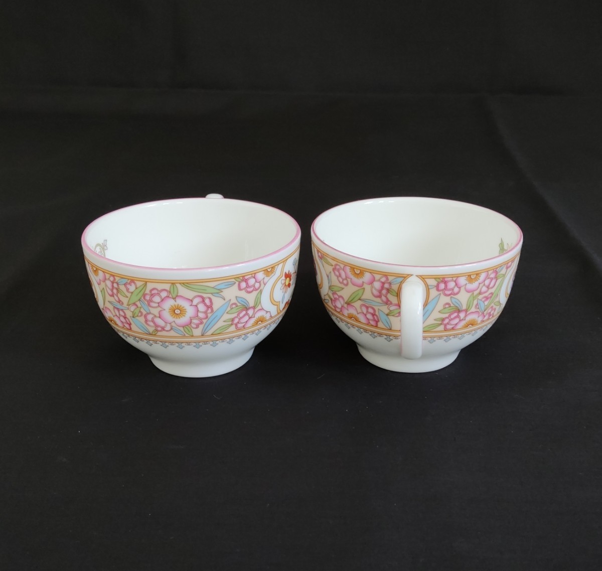 MINTON Minton ASIAN FLOWERS Asian flower cup & saucer 2 customer set floral print overglaze enamels gold paint Western-style tableware England made [ present condition goods ] nt520589