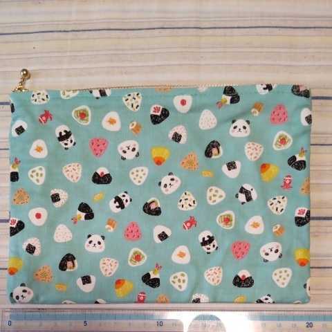 ヤフオク! - *手作り*ファスナーポーチ:おにぎりパンダ柄:ブルー