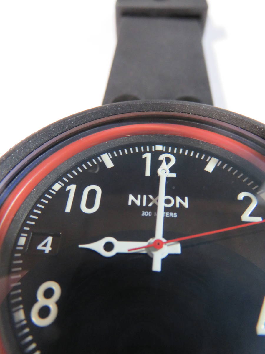 ■＜NIXON OCTOBER＞ ニクソン オクトーバー クォーツ腕時計 ブラック/レッド  ３００M防水 箱無しの画像9