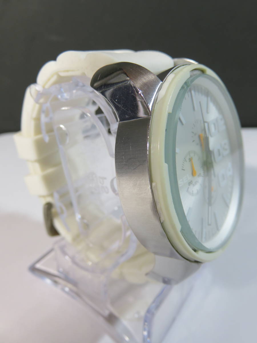 *DIESEL [ONRY THE BRAVE] diesel men's quartz wristwatch white Junk operation goods 