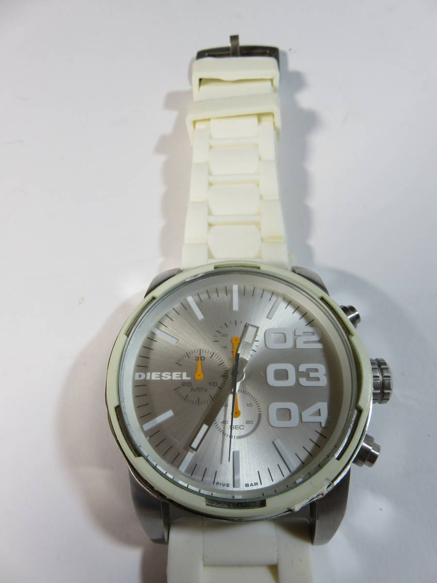 *DIESEL [ONRY THE BRAVE] diesel men's quartz wristwatch white Junk operation goods 