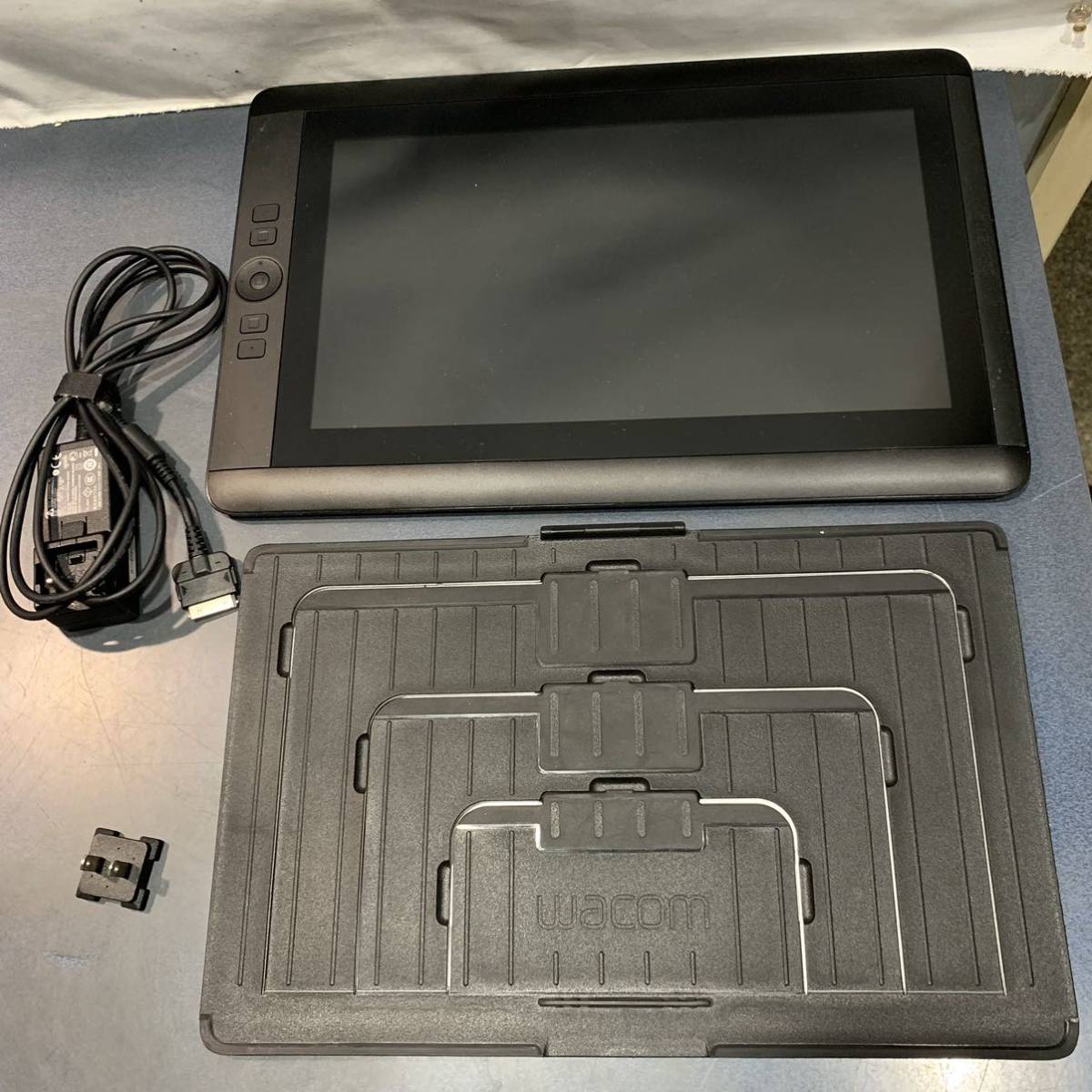 定番新作 送料無料 液晶ペンタブレット Cintiq13HD ワコム Y23no