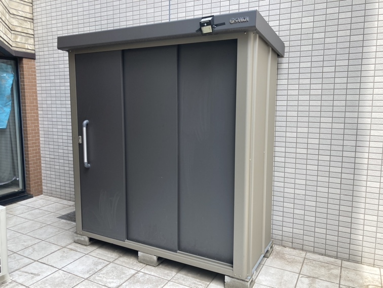 SANKIN サンキン物置 高さ1,940×幅1,790×奥行800mm 解体済み 鍵付き SANKIN サンキン物置 高さ1,940×幅1,790×奥行800mm 解体済み 鍵付き