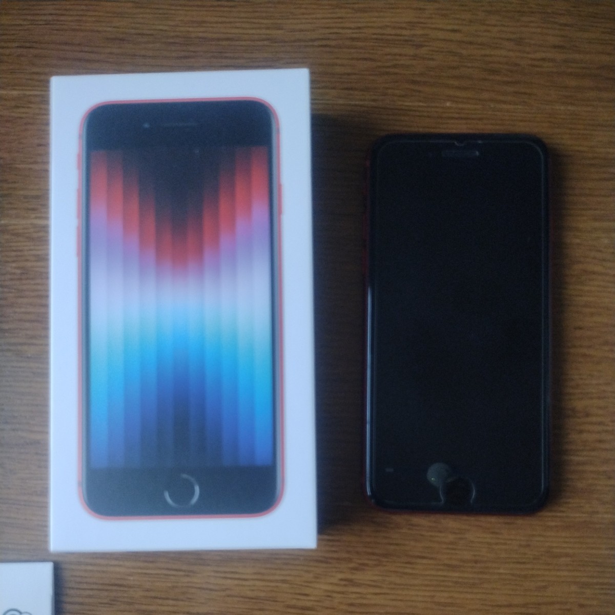 iPhoneSE 第3世代 RED 128GB MODEL A2782 IMEI 354532195255231 美品