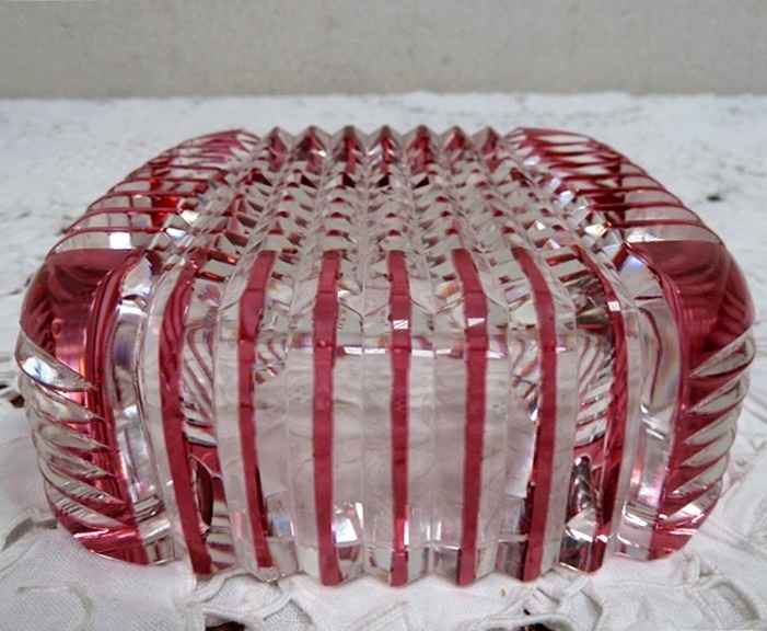 (☆BM)【感謝特別価格】昭和レトロ ガラス アシュトレイ ピンク 赤 小物入れ アクセサリー入れ ノスタルジック 置物 灰皿 _画像3