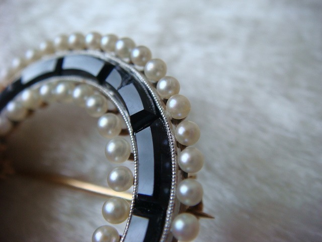 * Britain antique Circle brooch onyx & pearl 1920 year *