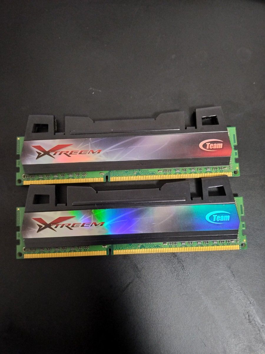 DDR3メモリ 8GB[4GB2枚組] TEAM Xtreem Dark TXD34096M1600HC9-D