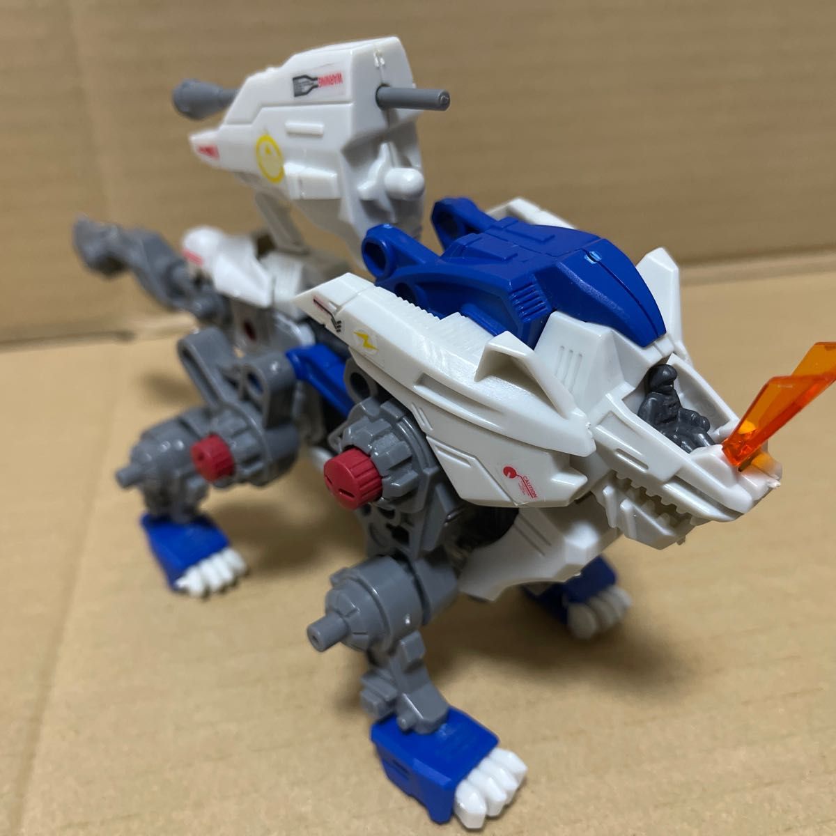 ハズブロゾイド【Leo Gator(レオゲーター)】組立済み|Yahoo ハズブロゾイド【Leo Gator(レオゲーター)】組立済み|Yahoo