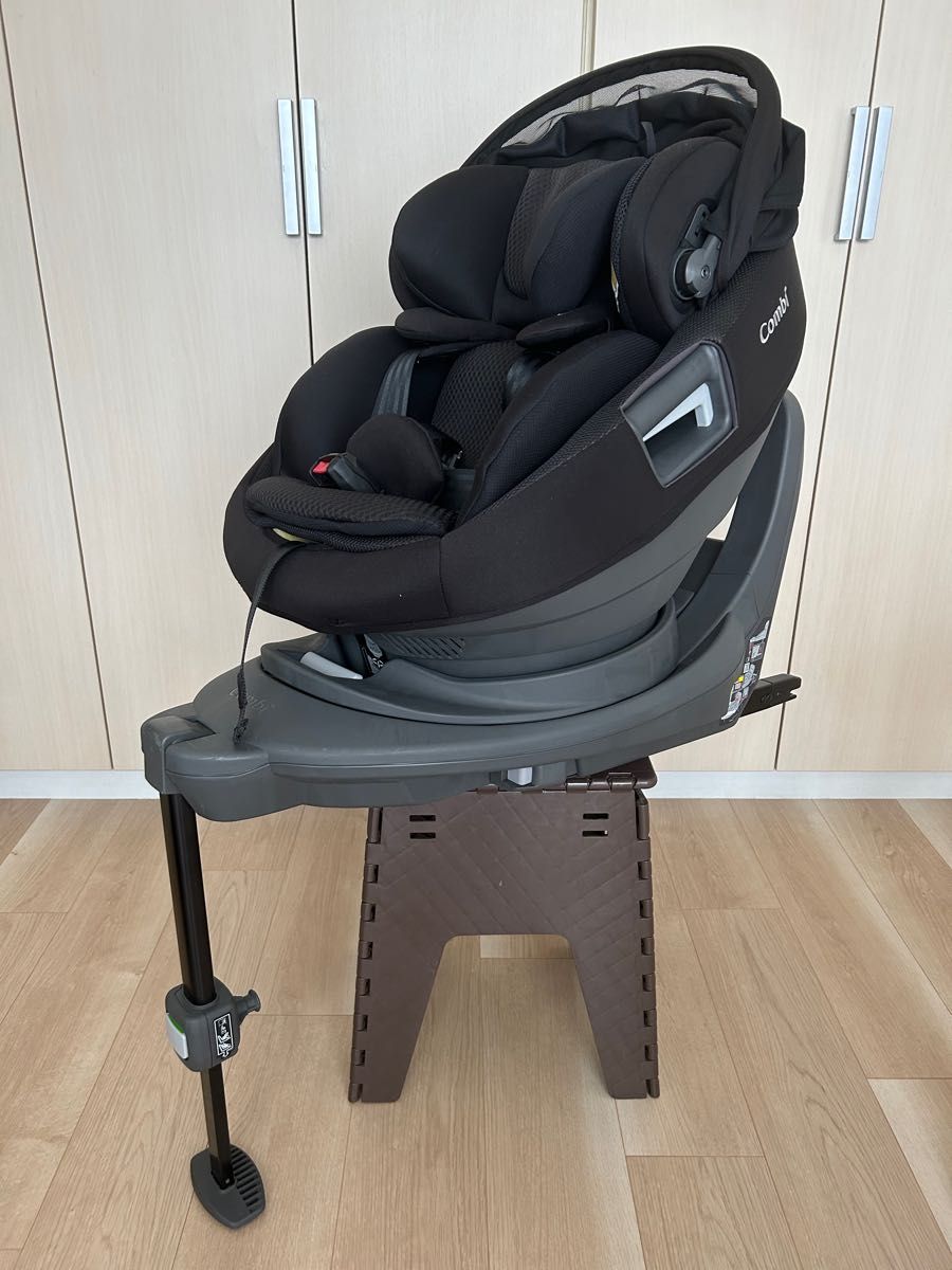 美品 コンビ ホワイトレーベル THE S plus ISOFIX エッグショック ZB