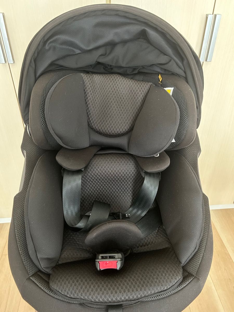 美品 コンビ ホワイトレーベル THE S plus ISOFIX エッグショック ZB