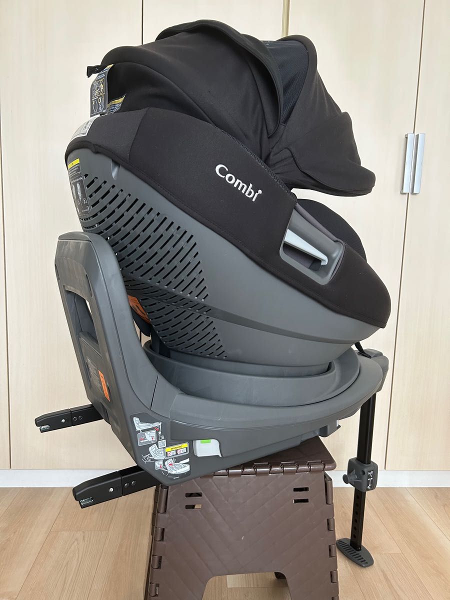 美品 コンビ ホワイトレーベル THE S plus ISOFIX エッグショック ZB
