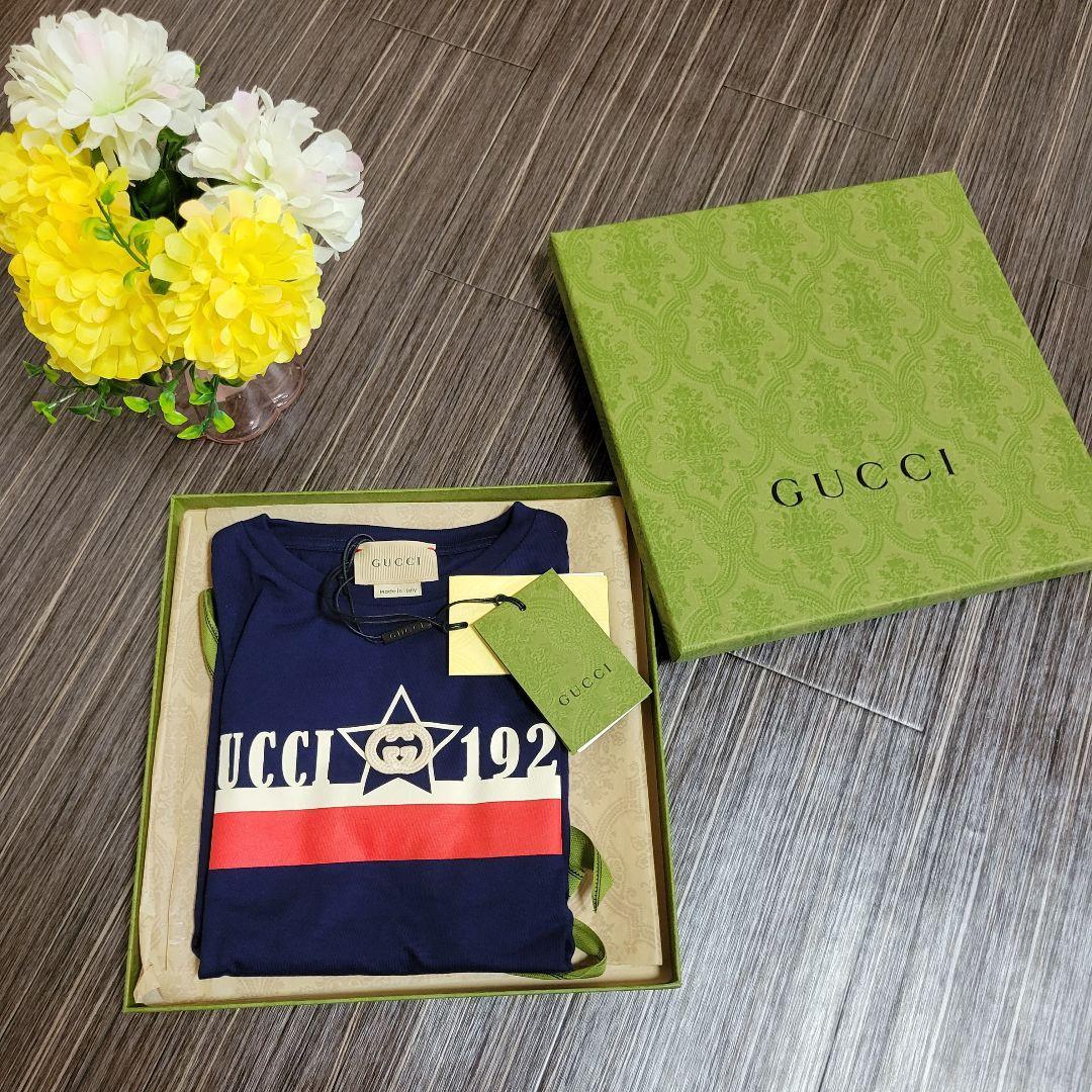 GUCCI　タグ付き　ロゴ　Tシャツ　ライン　トレーナー　可愛い　お出かけに_画像1