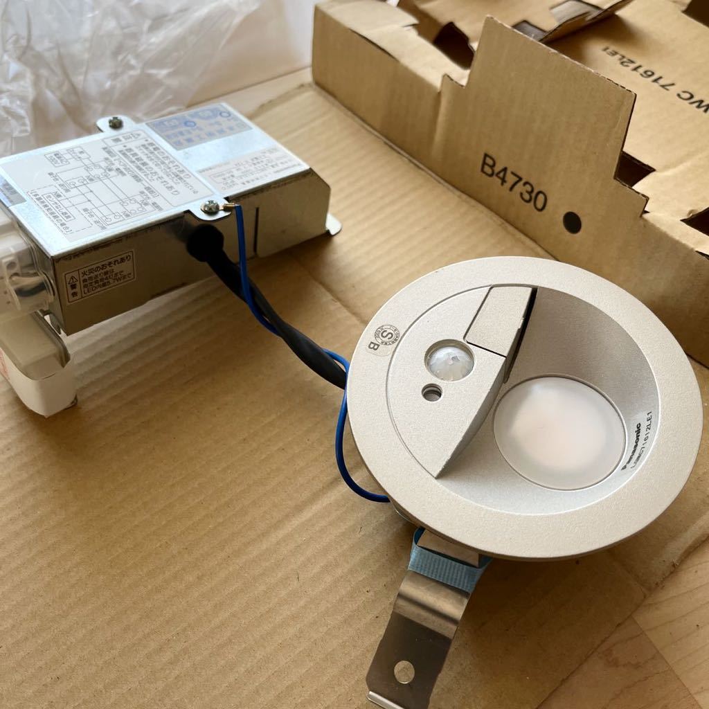 Panasonic LGWC71612LE1 Free Pa ダウンライト LED 電球色 SB型 埋込穴100 防雨型 4個セット(ダウンライト)|売買されたオークション情報、ヤフオク! の商品情報をアーカイブ公開 Panasonicダウンライト 穴径100 新品と使用済セット
