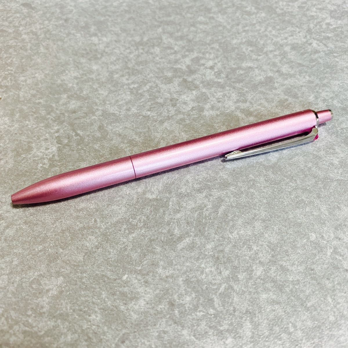 三菱鉛筆 油性ボールペン ジェットストリームプライム 0.5 ライトピンク