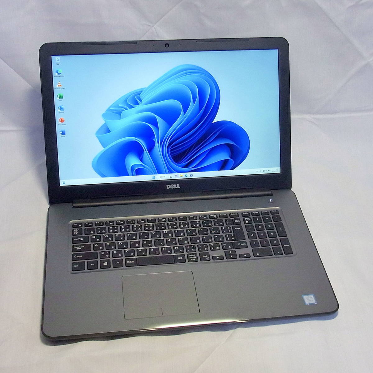 Windows11/DELL Inspiron 5767/17型FullHD/第7世代Corei7/メモリ16GB