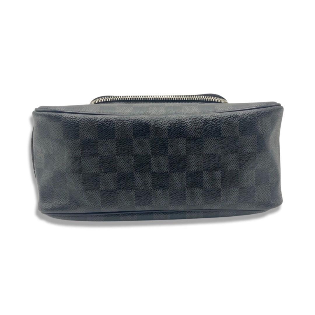 正規品 匿名配送LOUIS VUITTON ダミエグラフィット トワレポーチ