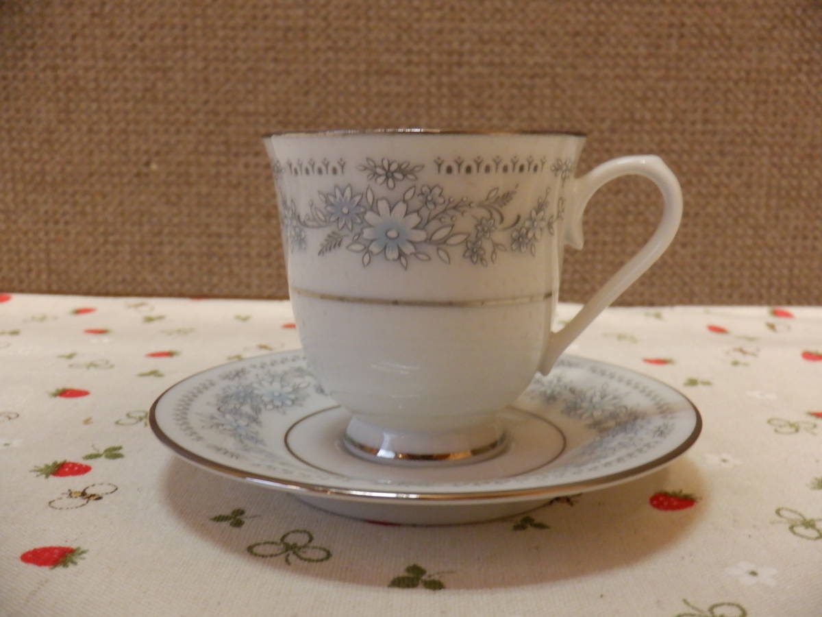 C5 昭和レトロ NORITAKE『ノリタケ(コンテンポラリー) 銀彩 淡い C5 昭和レトロ NORITAKE『ノリタケ(コンテンポラリー) 銀彩 淡い