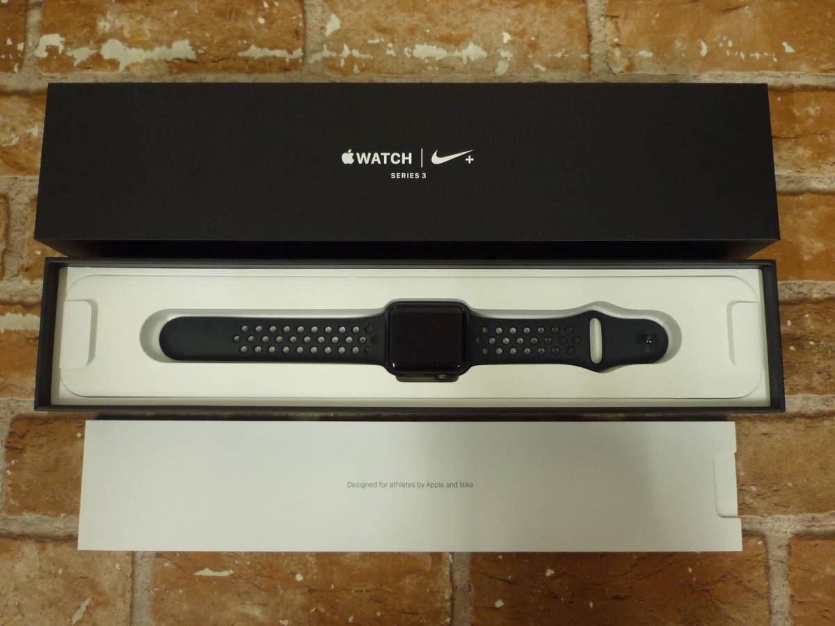 ホワイトNikeスポーツバンド 42mm Nike+ Apple Watch Series 2 【中古】 スペースグレイアルミニウムケース アップル 【送料無料】 フラットシルバー/