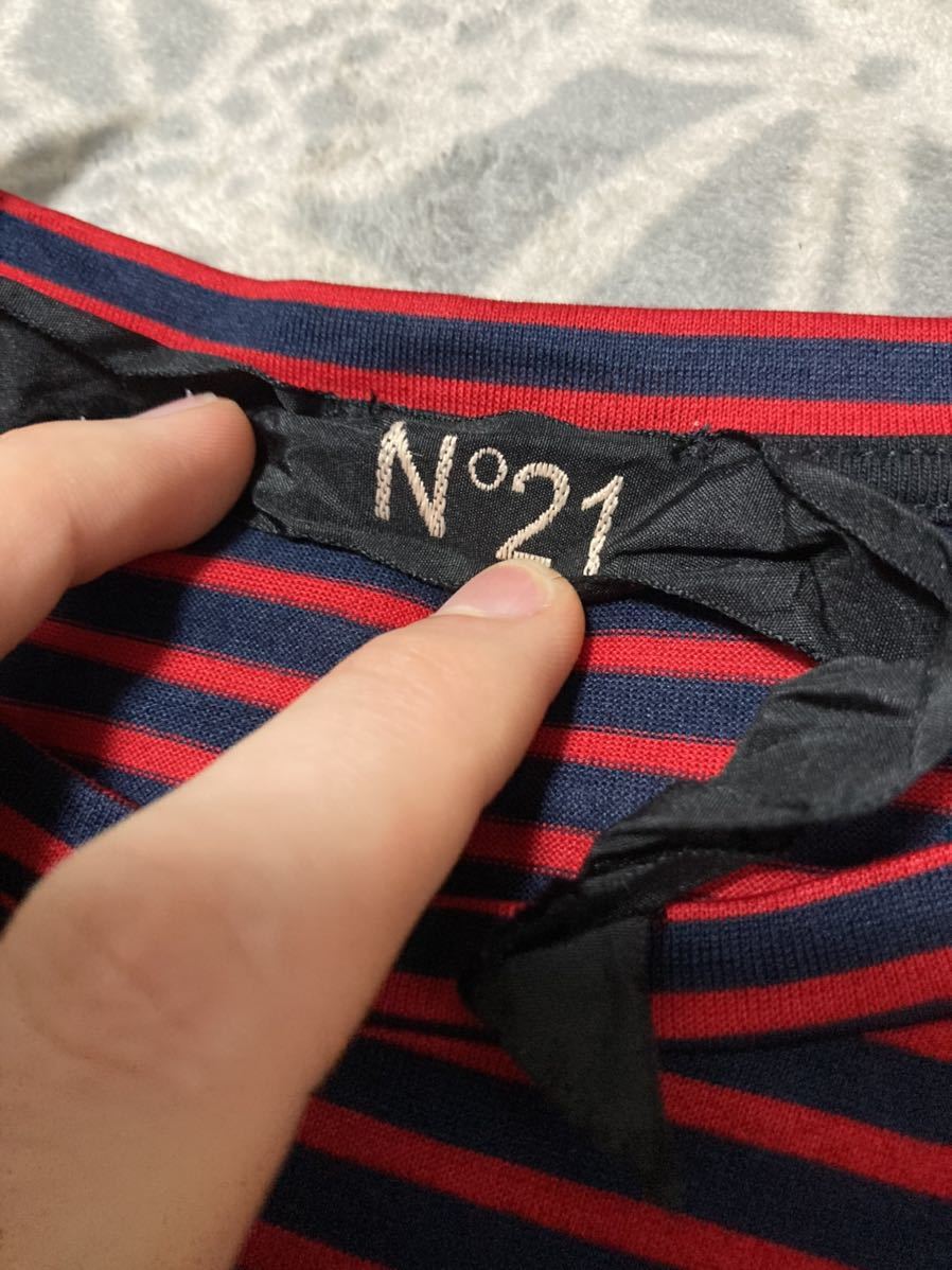 N21 numero ventuno ヌメロヴェントゥーノ　ボーダーロゴTシャツ