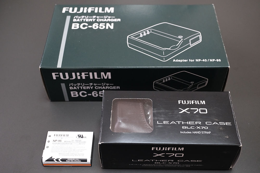 FUJIFILM X70用純正アクセサリー BC-65N BLC-X70 NP-95
