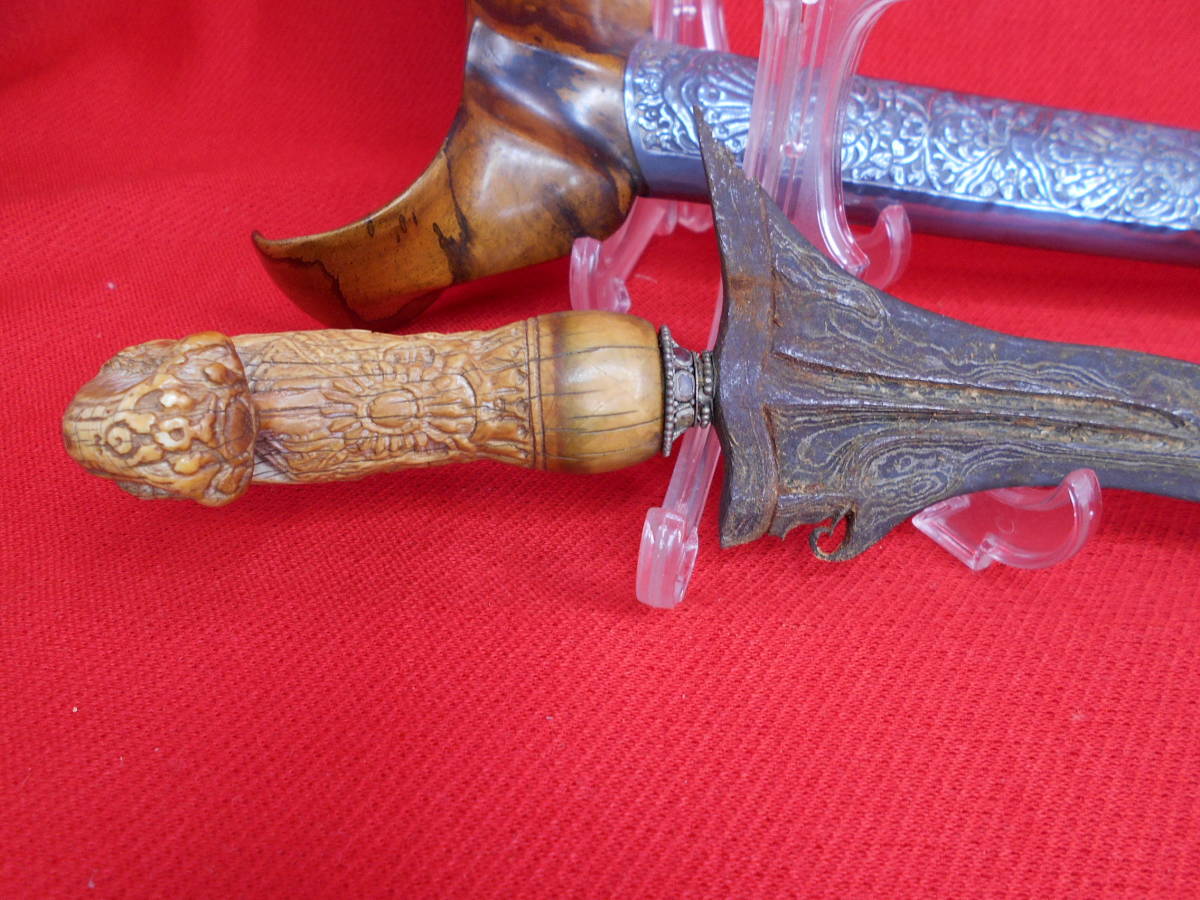 希少珍品 インドネシア民族短剣 刀 クリス 儀礼刀 彫金  シルバー アンティークの画像3