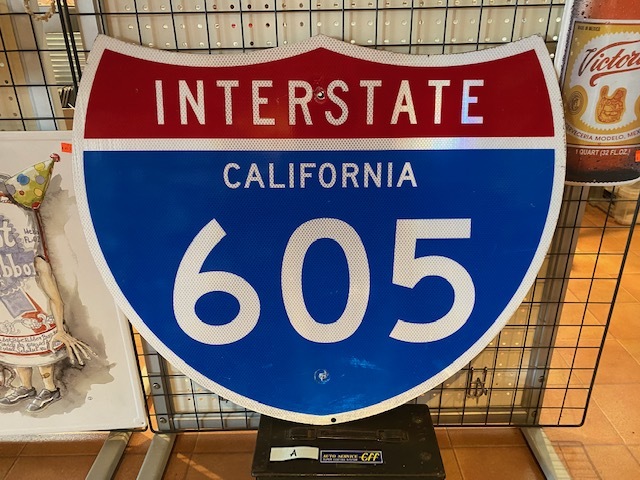 インターステイト カリフォルニア カーソン ベルフラワー ロードサイン INTER STATE 605 A 道路標識 本物 トラフィック E153 ロサンゼルス_画像1