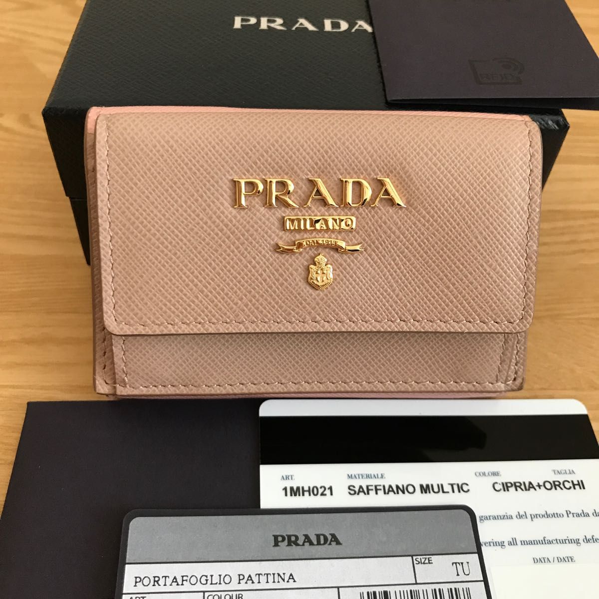 新品同様　極美品　PRADA プラダ　三つ折り財布　ミニ財布　サフィアーノ　バイカラー