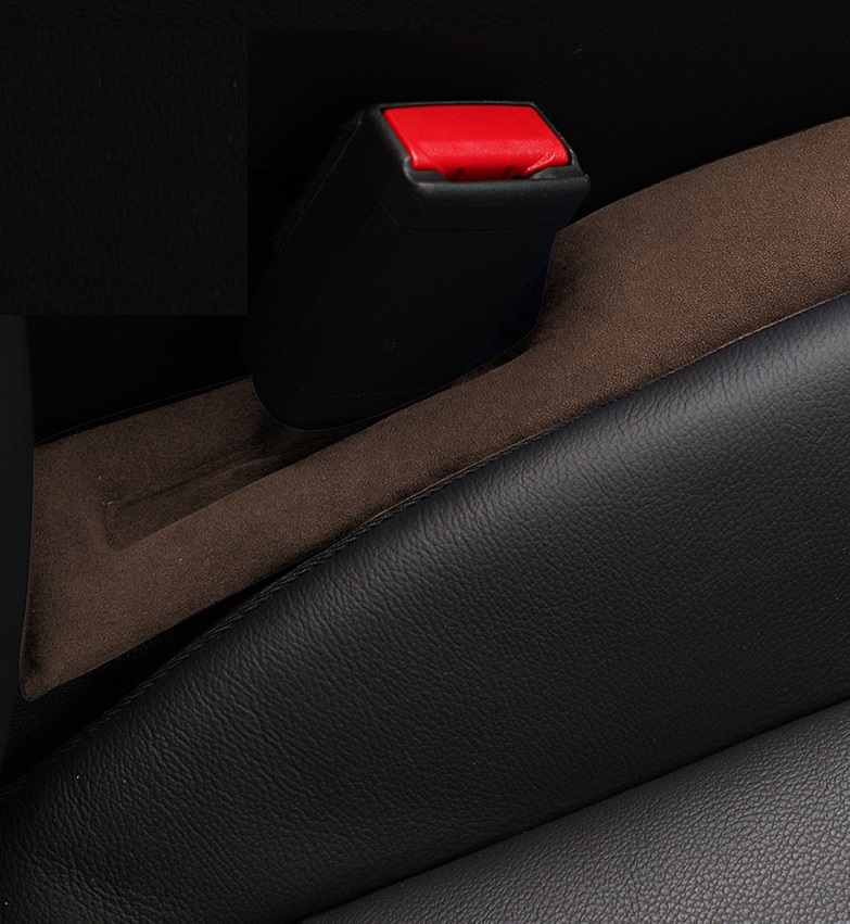 マセラティ Maserati シートコンソール サイドクッション 車用 隙間クッション 小物落下防止 スエード素材 2本セット ブラウン_画像5