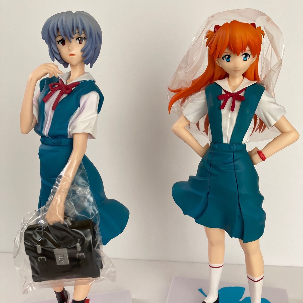 美品】エヴァンゲリオン 綾波レイ アスカ フィギュア 制服 美品】エヴァンゲリオン 綾波レイ アスカ フィギュア 制服