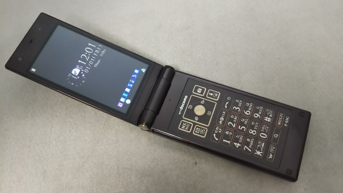 docomo FOMA F-03C ＃DG4403 FUJITSU 富士通 ガラケー ケータイ 折り畳み式 簡易動作確認＆簡易清掃＆初期化OK 判定○ 送料無料　