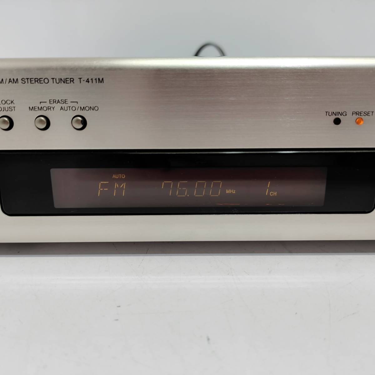 ●動作品 オンキョー T-411M FM/AMステレオチューナー ONKYO STEREO TUNER オーディオ 音響機器 システムコンポ M932_画像2
