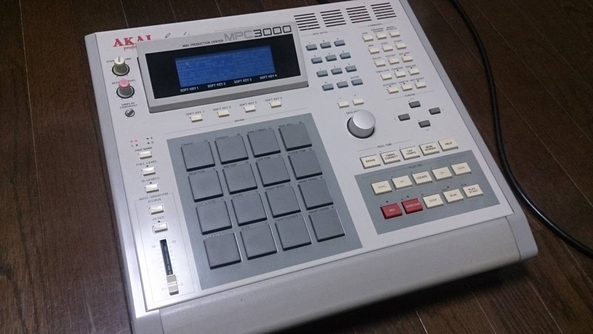  maintenance settled! beautiful!AKAI MPC3000 newest OS! switch kind all new goods exchange! backlight, pad sensor new goods, full memory 32MB original box instructions attaching!