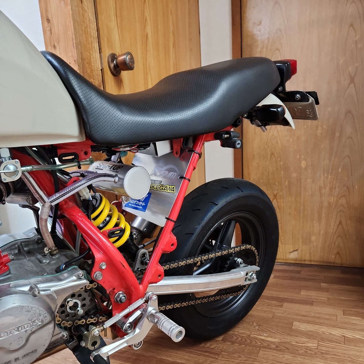 エイプ100 SHIFTUP145cc 改造車 エイプ100 SHIFTUP145cc 改造車