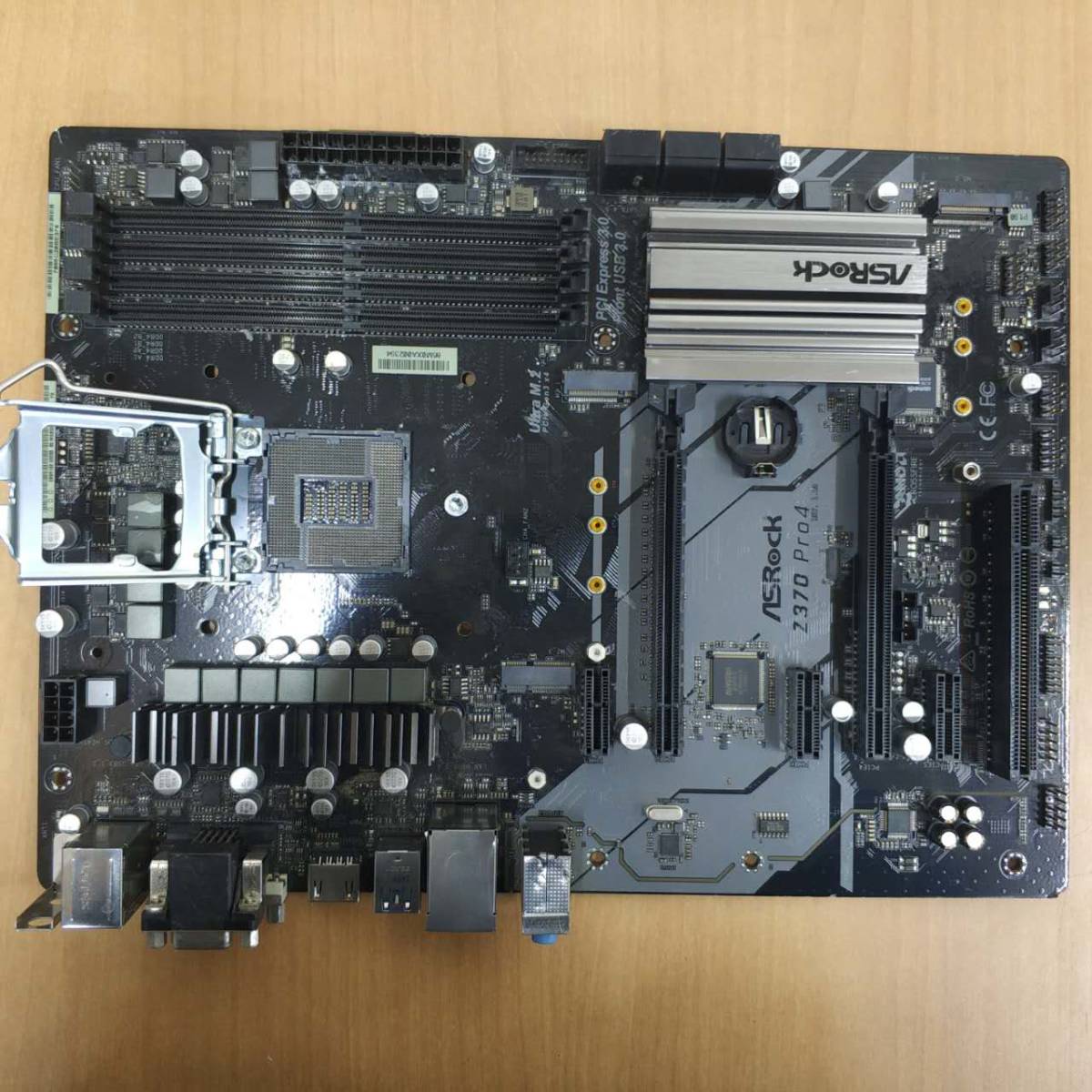 ASRock Z370 Pro4/ATXマザーボード/(LGA1151)INTEL第8,9世代CPU対応/PCパーツ 自作PC DIY 修理材料★通電,BIOS立ち上がり確認済み_画像4