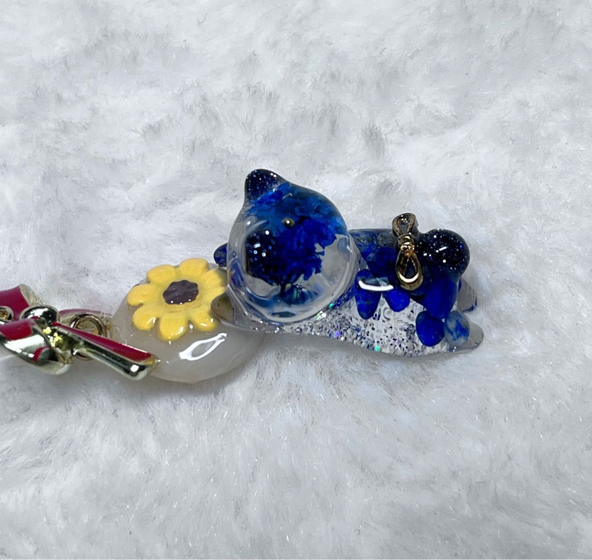 9月の誕生石ぐで猫キーホルダー ハンドメイド タッセル 天然石 ラピスラズリ