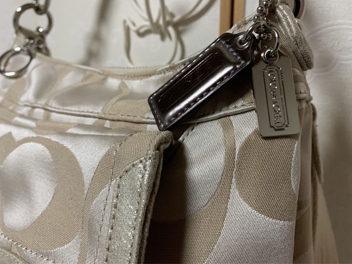 【中古】coach コーチ　小さいショルダーバッグ　レディース