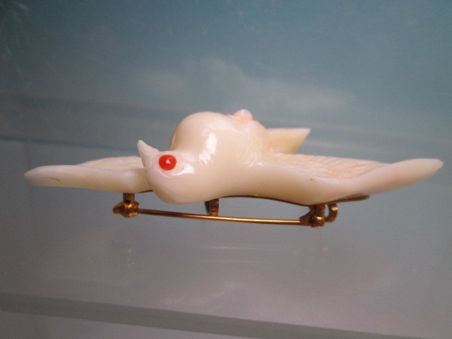 ヤフオク! - 【江月】 アンティーク・K18 本珊瑚 白い鳩の彫...