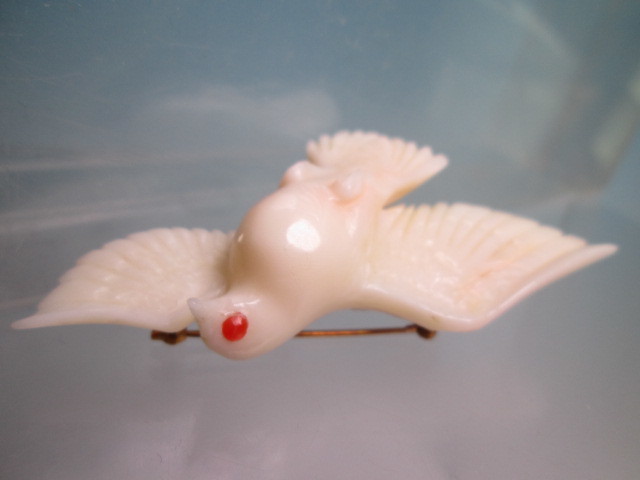 ヤフオク! - 【江月】 アンティーク・K18 本珊瑚 白い鳩の彫...