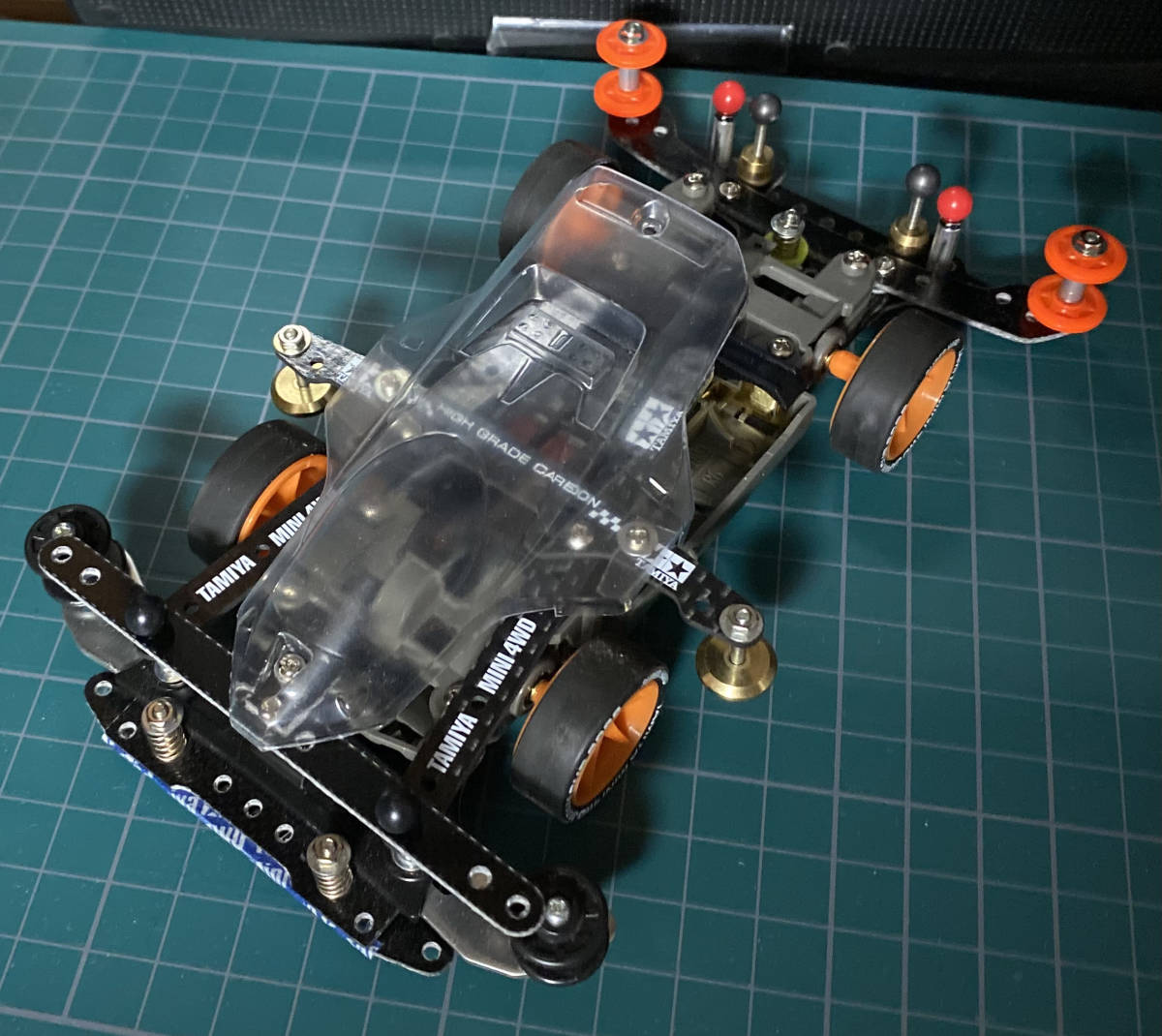 新発売の タミヤサンダーショットMk.II (MSシャーシ) (1/32スケール ミニ四駆PRO 18620)組み立て済み タミヤ純正パーツでカスタマイズ ミニ四駆 新発売の タミヤサンダーショットMk.II (MSシャーシ) (1/32スケール ミニ四駆PRO 18620)組み立て済み タミヤ純正パーツでカスタマイズ ミニ四駆