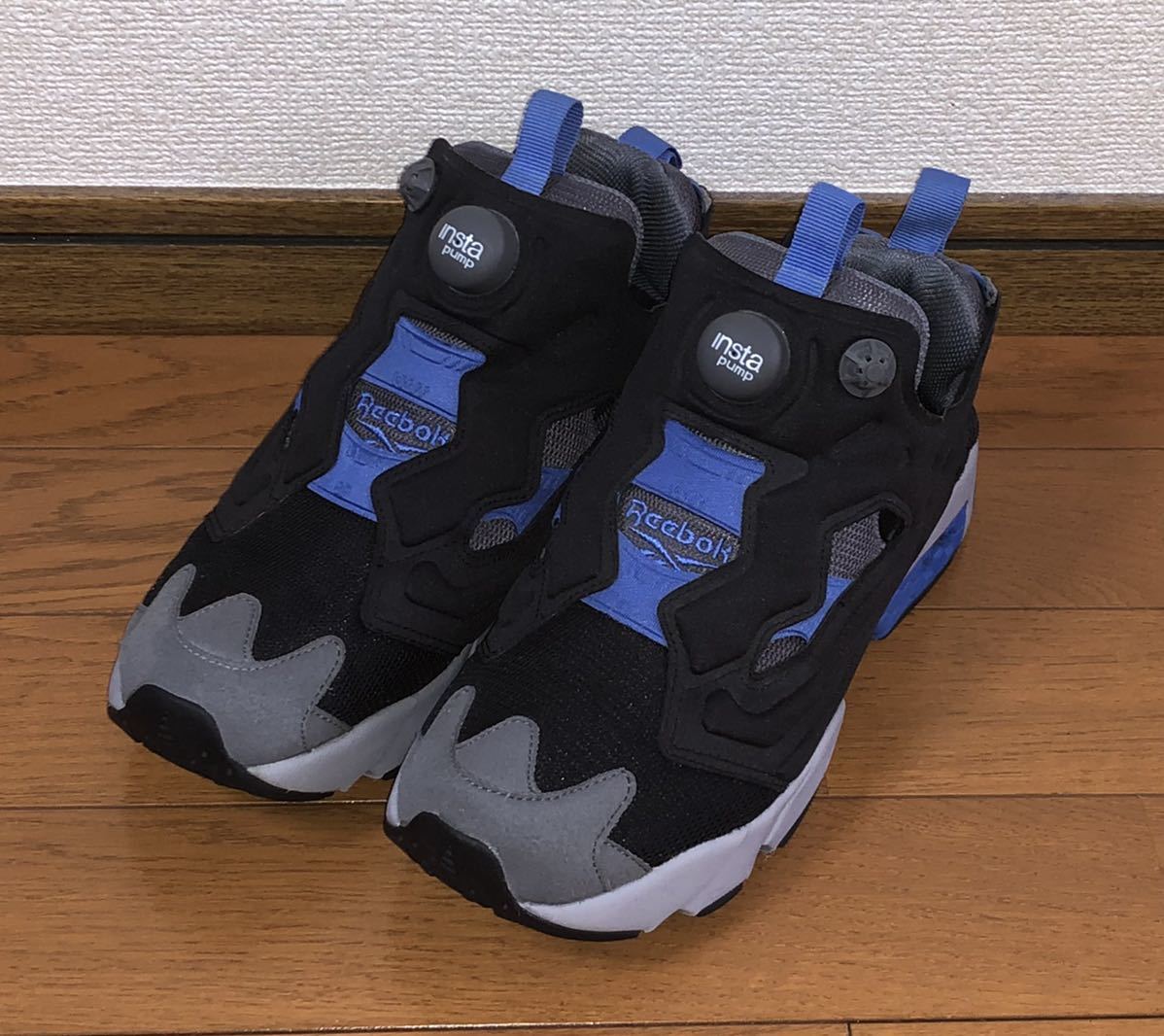 良品 REEBOK INSTA PUMP FURY OG NM FV4207 US7 25cm 25.0cm リーボック ポンプフューリー ブラック グレー ブルー 黒 灰 青 INSTAPUMP OG_画像1