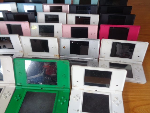 43台まとめてセット 送料無料 ジャンク DS Lite ライト DSi 本体のみ