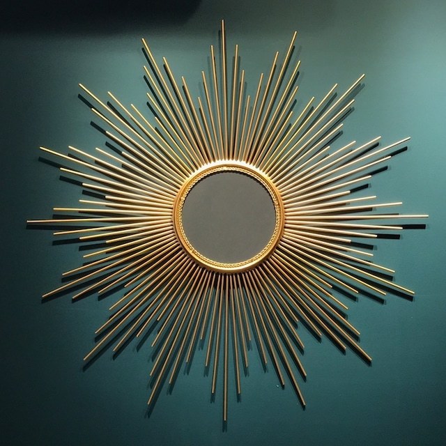 太陽型ラグジェリーミラー 壁掛け用デュスプレイ 鉄製 インテリア 家具 鏡 ビューティ アンティーク レトロ 雑貨 ラグジュアリー