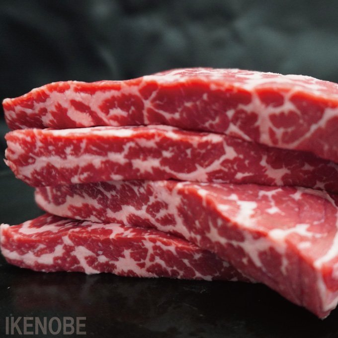 気質アップ 送料無料 リブロースステーキ牛肉 ニュージーランド産 厚切り 冷凍 1ｋｇ 250ｇ×4枚 芯部分のみ使用 霜降り 焼肉  ナチュラルビーフ100％