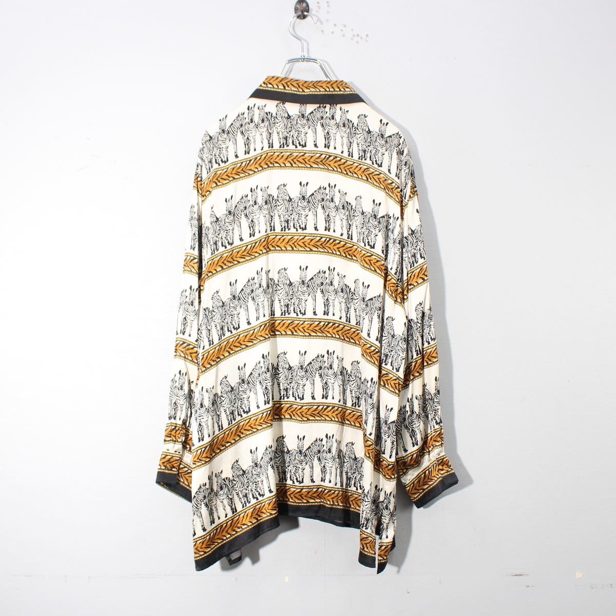 USA VINTAGE JESSICA HOLBROOK ZEBRA PATTERNED SILK100% OVER USA VINTAGE JESSICA HOLBROOK ZEBRA PATTERNED SILK100% OVER