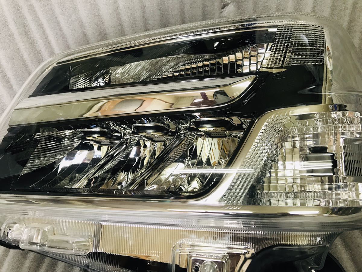 美品　S321 ハイゼットカーゴ　ヘッドランプ　ヘッドライト